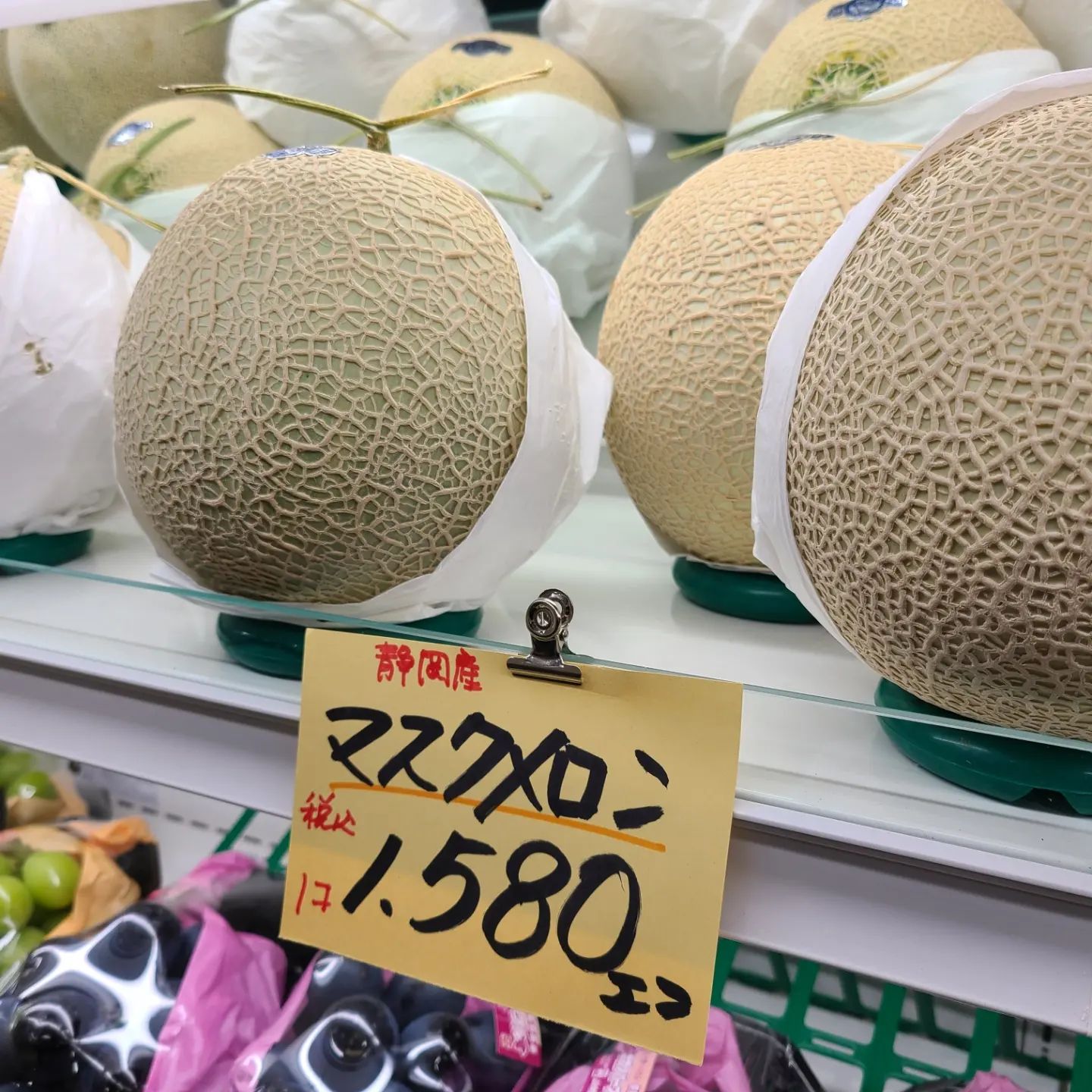 おはようございます 8 13 土 11 00 17 00 本日大玉すいか 500円引きで販売しております 今日は盆入りです 供物用の果物各種販売しております 供物の包装も承っておりますのでお気軽にスタッフにお声がけ下さい 今日も1日よろしくお願いします 堀込青果 おはようございます 8 13 土 11 00 17 00 本日大玉すいか 500円引きで販売しております 今日は盆入りです 供物用の果物各種販売しております 供物の包装も承っておりますのでお気軽にスタッフにお声がけ下さい 今日も1日よろしくお願いします 堀込青果